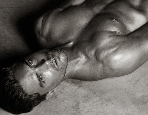 Người mẫu Alejandro Corzo nóng bỏng